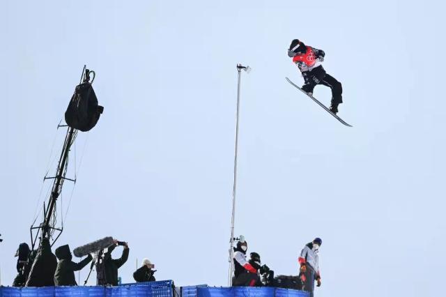 开云-【人物】低空飞行！肖恩·怀特：大魔王优雅老去...